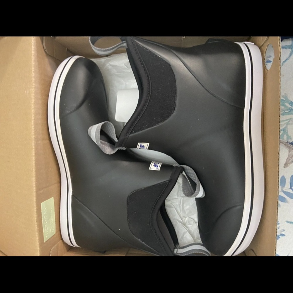 Womens Size 9 Black XTRATUF 6 Inch Ankle Deck Boots New